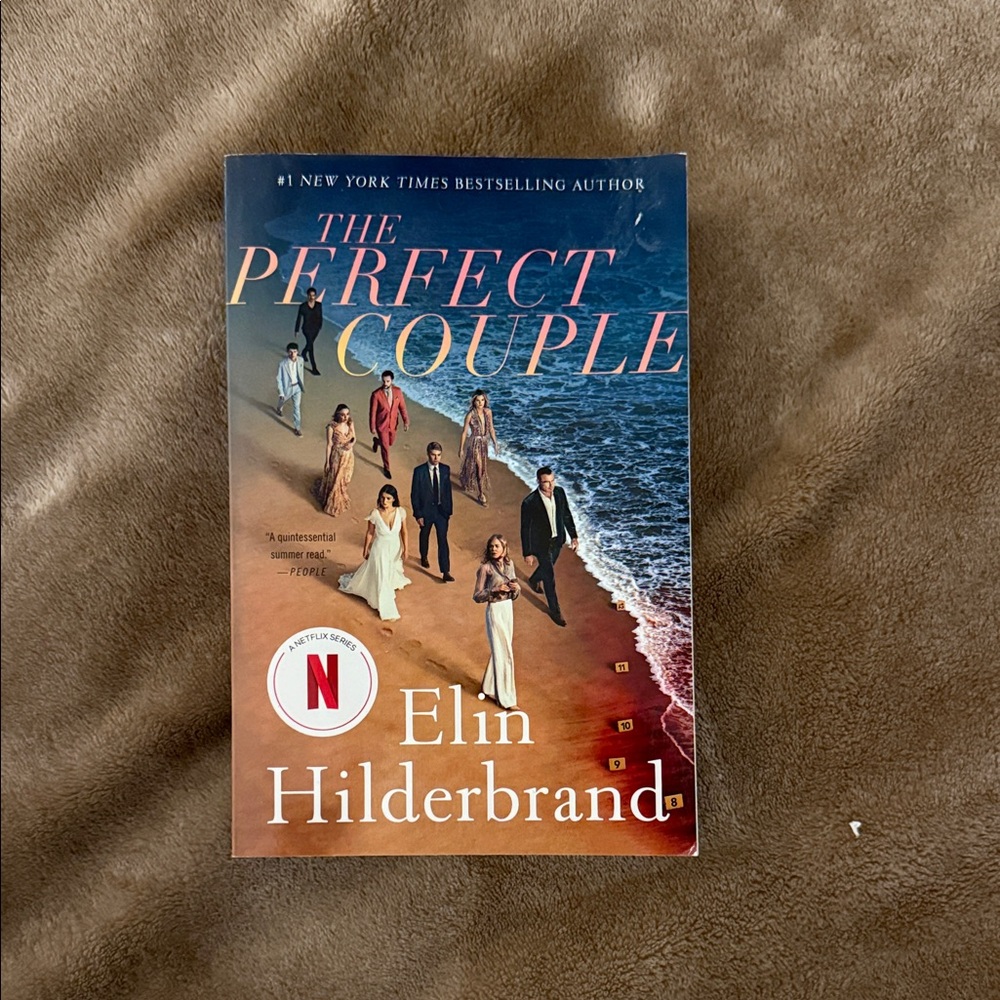 The Perfect Couple by Elin Hilderbrand Book